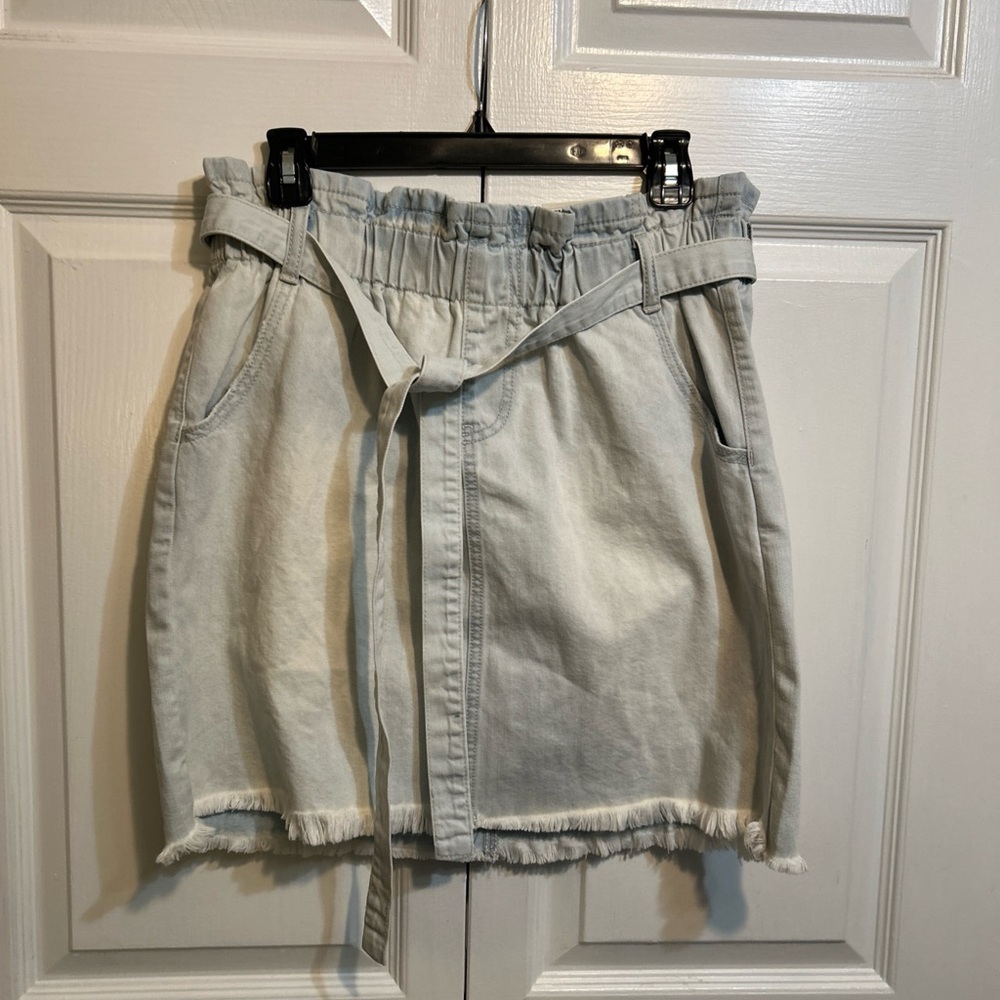 NWT SO Kohl’s Denim Paperbag Waist Belted Jean Skirt Light Wash Size 13 Blue
